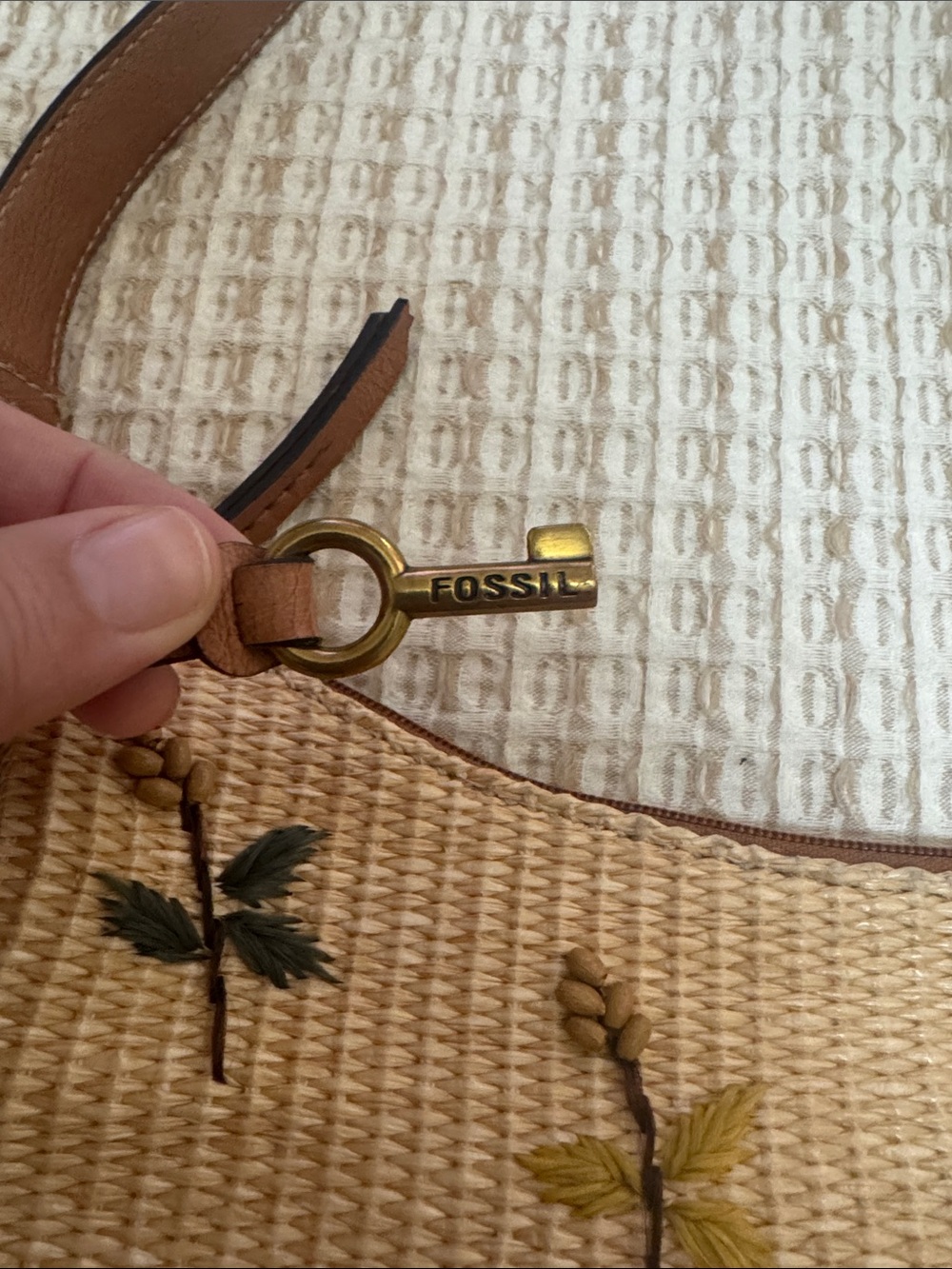 Woven Straw Shoulder Bag with Embroidered Floral Accents - Natural - Picture 2 of 5